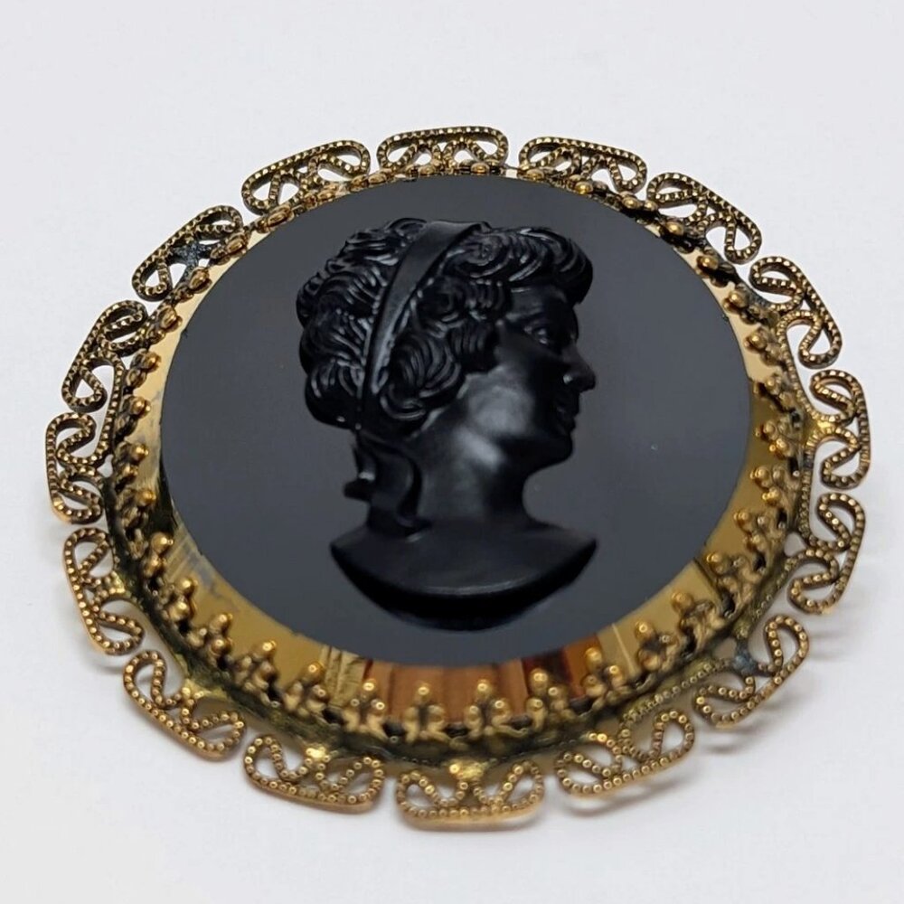 Antique Vintage Victorian Gold Cameo Brooch Pin Goddess West Germany Black Round
